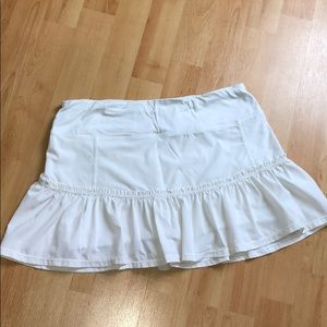 EUC White Lululemon Ruffle Skirt size 4